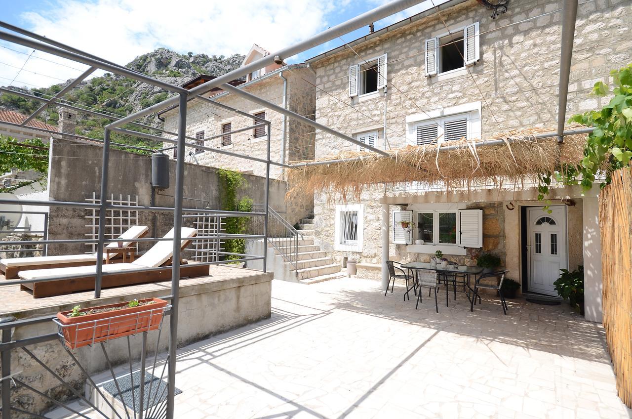 Appartamento Stone House Dragutinovic Cattaro Esterno foto
