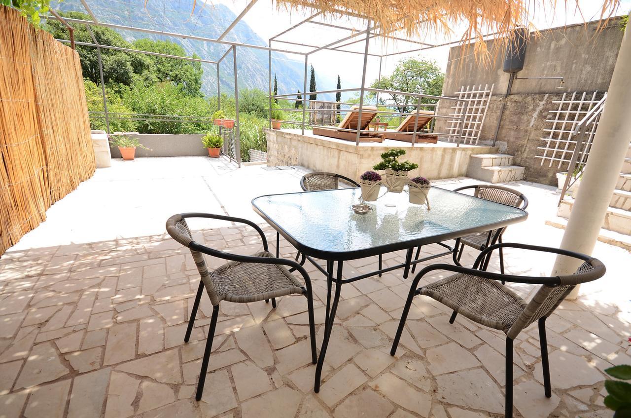 Appartamento Stone House Dragutinovic Cattaro Esterno foto