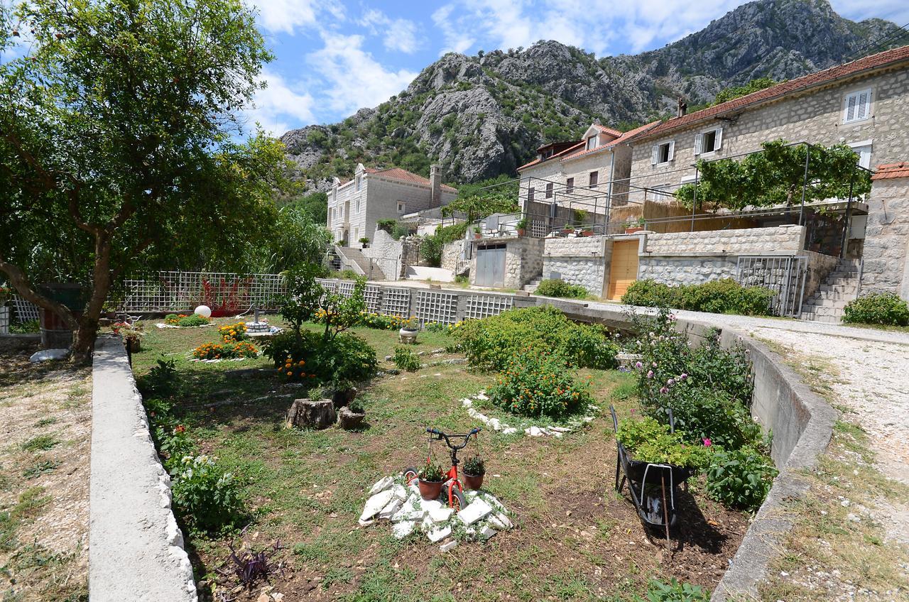 Appartamento Stone House Dragutinovic Cattaro Esterno foto