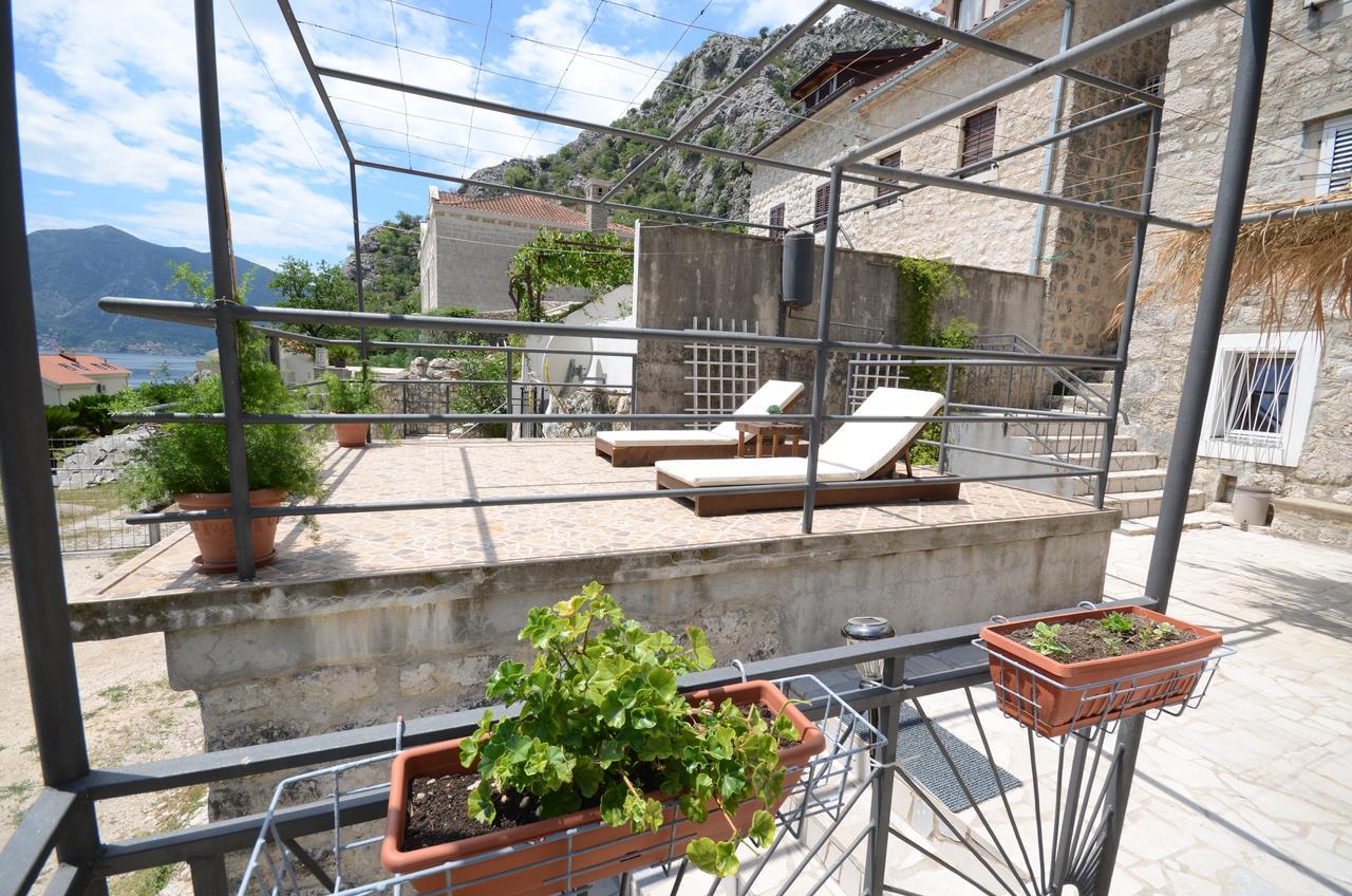 Appartamento Stone House Dragutinovic Cattaro Esterno foto