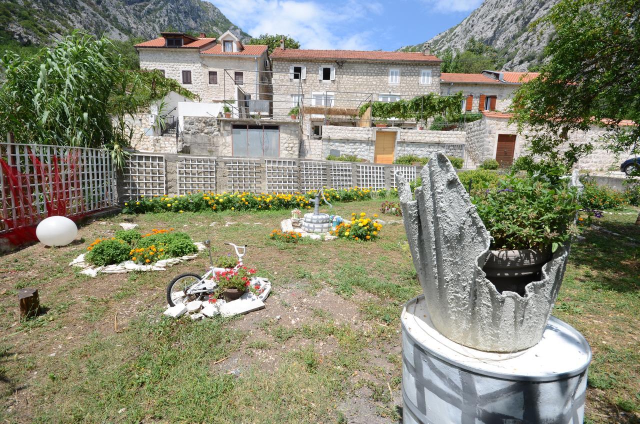 Appartamento Stone House Dragutinovic Cattaro Esterno foto