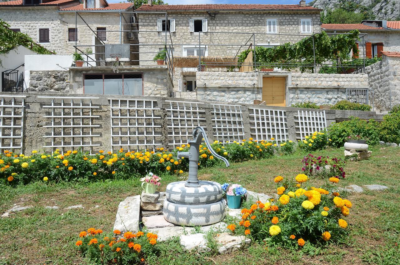 Appartamento Stone House Dragutinovic Cattaro Esterno foto